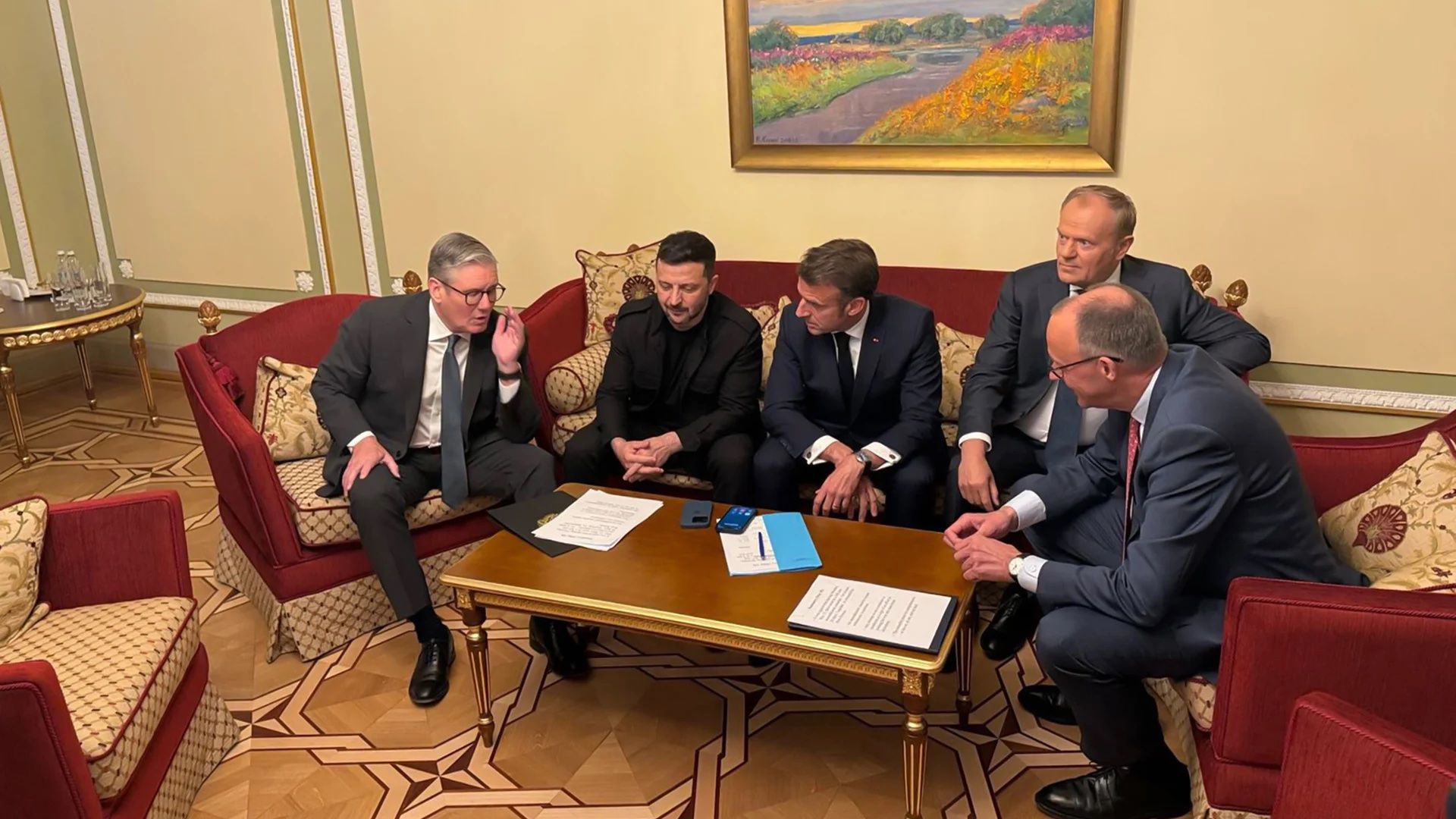 د درېیو اروپايي هېوادونو مشرانو د اوکراین د سولې لپاره د خپل بشپړ ملاتړ پر دوام ټینګار کړی