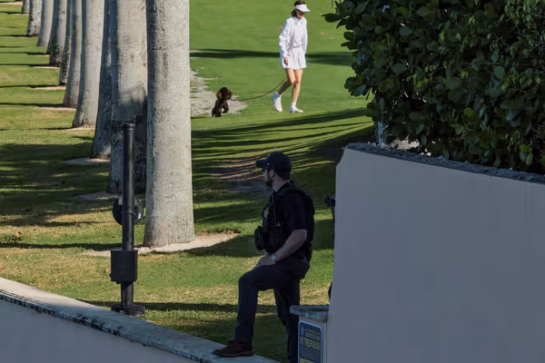 مردی که میخواست بیاجازه وارد اقامتگاه ترامپ شود کشته شد