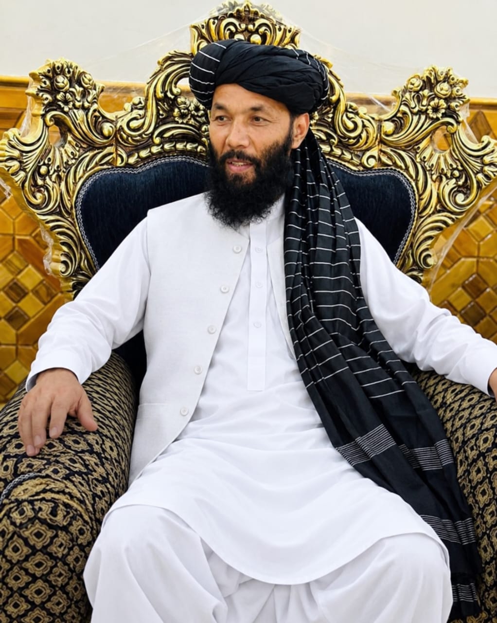 سرچینې: د طالبانو د اقتصاد وزیر د دفتر رییس د عبدالحکیم شرعي په امر نیول شوی