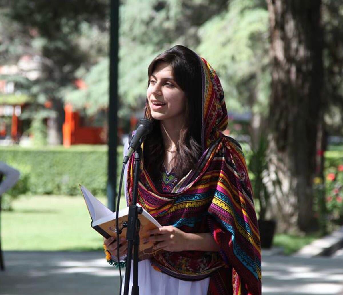 شماری از فرهنگیان زبان پشتو به حذف واژه "دانشگاه" از تابلوی دانشگاه بلخ واکنش نشان دادند