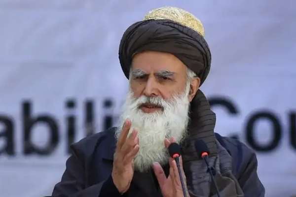 سیاف د ښځو پر وړاندې د طالبانو چلند «ناروا او د شرم» وړ بللی دی