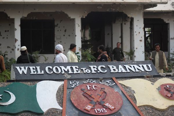 مقتل 6 من قوات الأمن بهجوم مسلح في شمال غرب باكستان