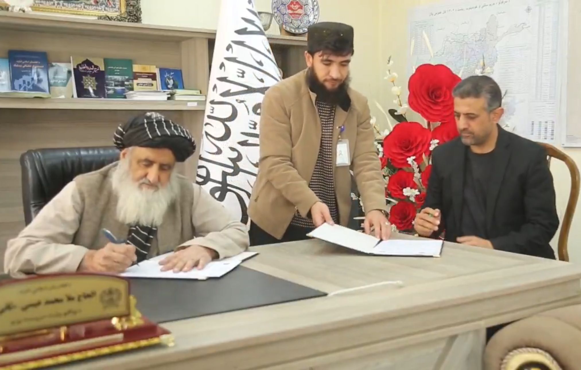 طالبانو د هرات - کندهار د اوسپنیزې کرښې سروې او ډیزاین تړونونه لاسلیک کړل