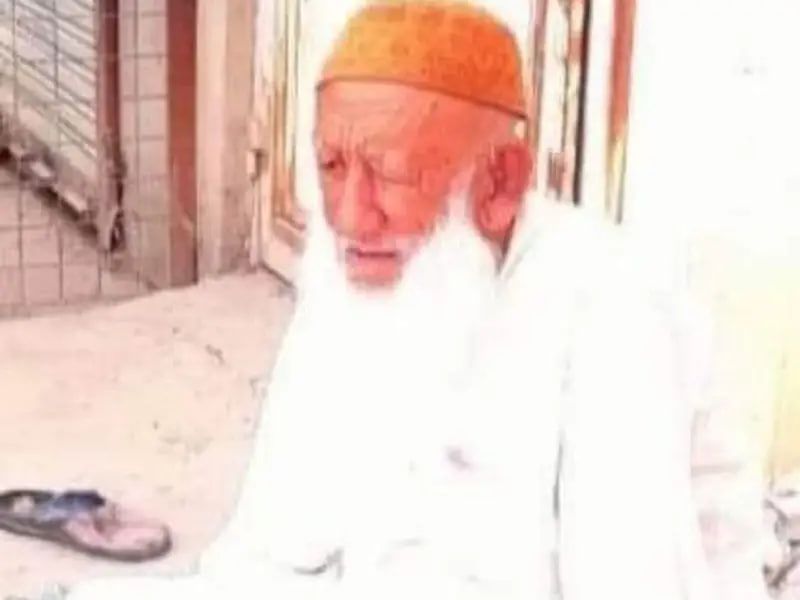 منابع محلی: افراد ناشناس در ولایت هلمند یک وکیل مدافع سابق را با ضربات چاقو کشتند