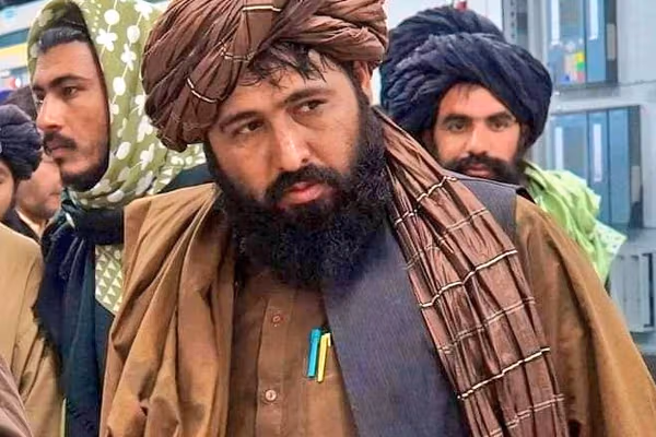 د طالبانو د مخابراتو وزیر د انټرنېټي خدماتو کمپنیو مسوولان یوې ناستې ته ورغوښتي
