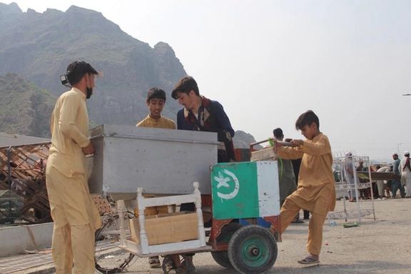 پاکستان پرون له زرو ډېر افغان کډوال په جبري توګه افغانستان ته ستانه کړل