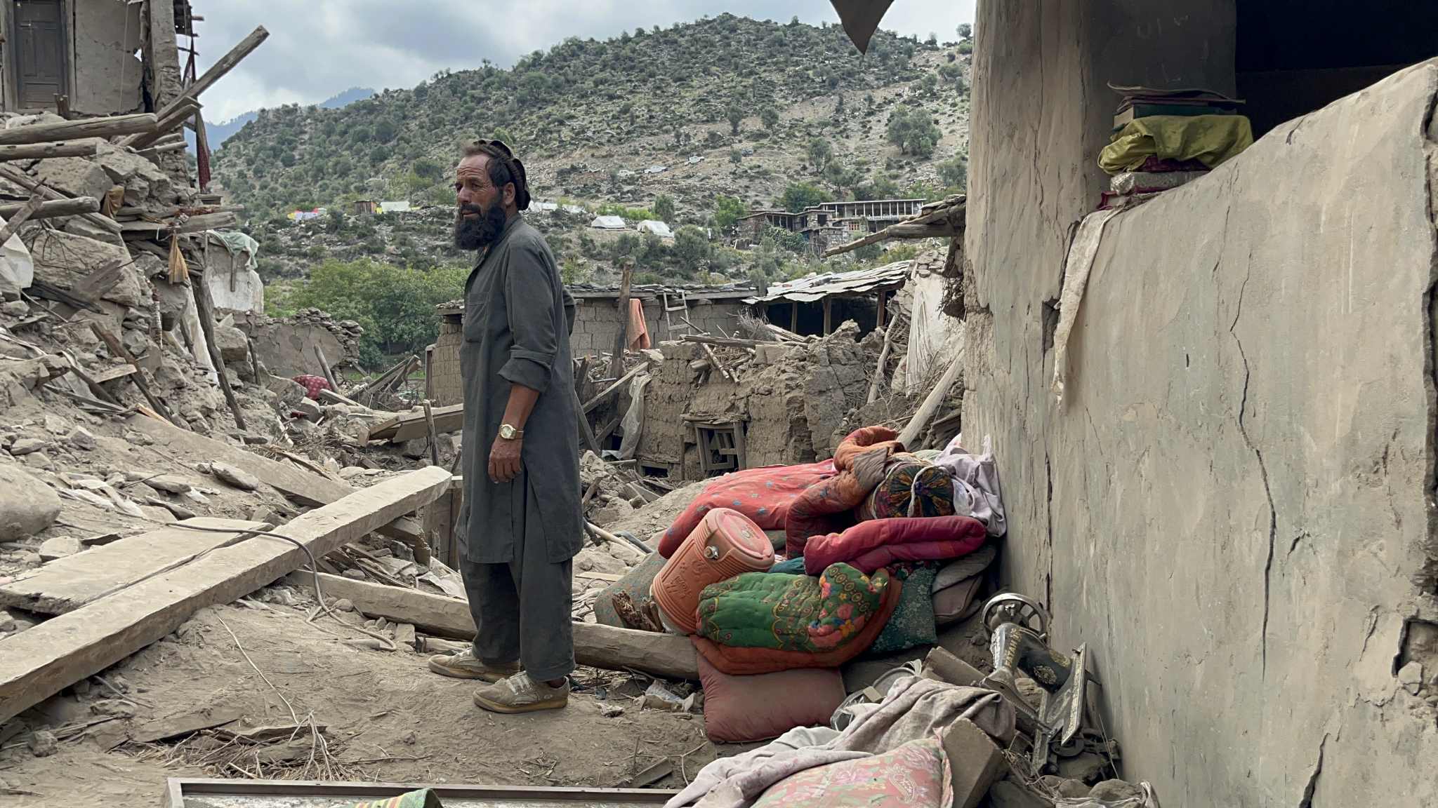 دره‌های زلزله‌زده کنر؛ کسی سوگواری نکرد، چون همه اعضای خانواده جان باخته‌اند