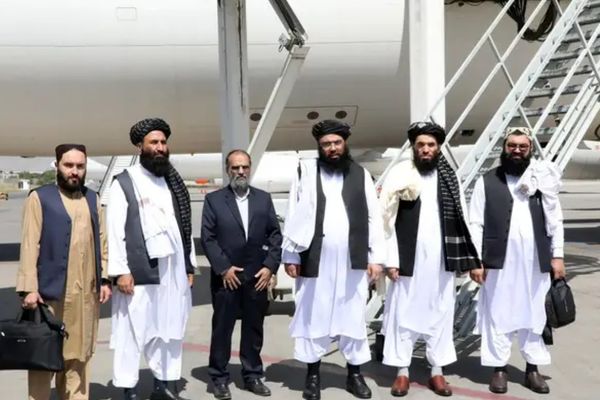 Taliban’s Deputy PM Visits Tehran for New Iranian President's Inauguration