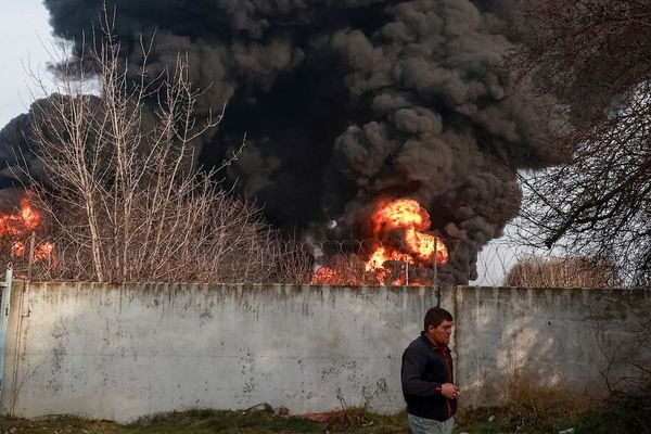 روسیې د اوکراین په اوډېسا برید کې ۷ کسان وژلي او ۱۵ نور یې ټپیان کړي دي