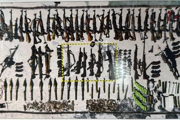 د پاکستان امنیتي ادارې: په پښتونخوا کې مو د ترهګرې ضد عملیاتو کې امریکایي وسلې نیولي