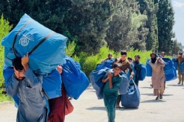 د ملګرو ملتونو د کډوالو ادارې له پاکستان څخه غوښتې چې د افغان کډوالو شړل ودروي