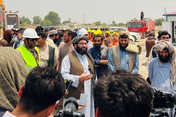 خوست کې د یوه ستر ورزشي کمپلېکس رغول؛ طالبان وايي مدرسه هم پهکې جوړوي