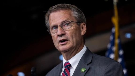 بورچټ: د امریکايي مالیه ورکوونکو ۴۰ میلیونه ډالر تر اوسه هم هره اونې طالبانو ته استول کېږي