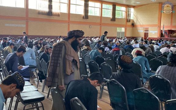 وزارت معارف طالبان از ۵ هزار دانشآموز مکاتب در کابل امتحان «امارتشناسی» گرفت