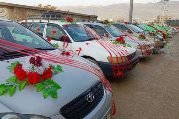 د لګښتونو کمولو نوی بدیل؛ په سمنګان کې د ۷۵ ځوانو جوړو د ډلهییز واده مراسم ترسره شوي