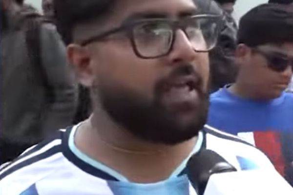 جوان هندی مراسم ازدواجش را به تعویق انداخت تا مسی را ببیند اما به آرزویش نرسید