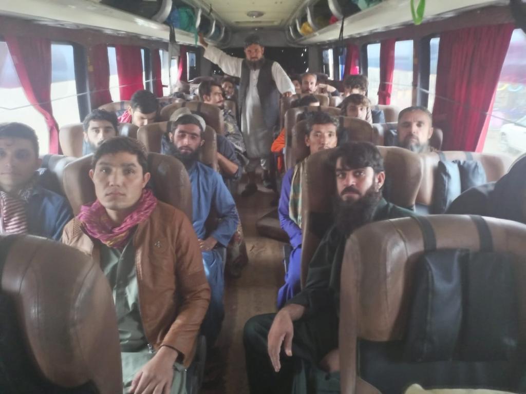 وزارت خارجه طالبان خواستار توقف بدرفتاری پولیس پاکستان با مهاجران افغان شد