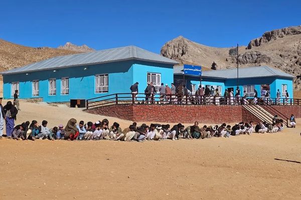 د غزني د ناور ولسوالۍ اوسېدونکو په خپل شخصي لګښت یو ښوونځی جوړ کړی