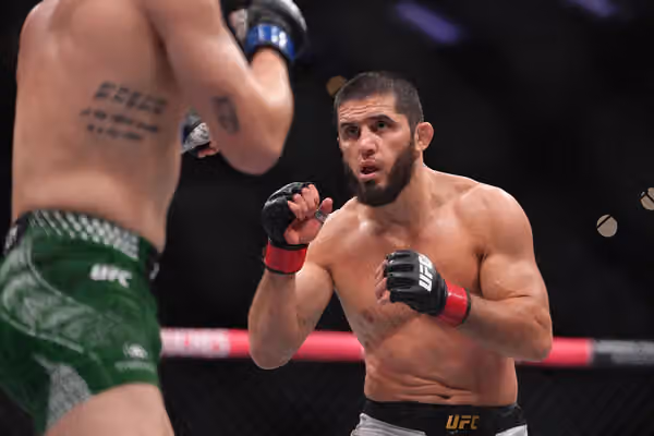 مخاچف با شکست گری، کمربند قهرمانی وزن ولترویت UFC را حفظ کرد