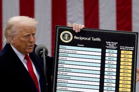 ترامپ حکم دادگاه درباره لغو تعرفه‌های تجاری را «جانبدارانه» خواند