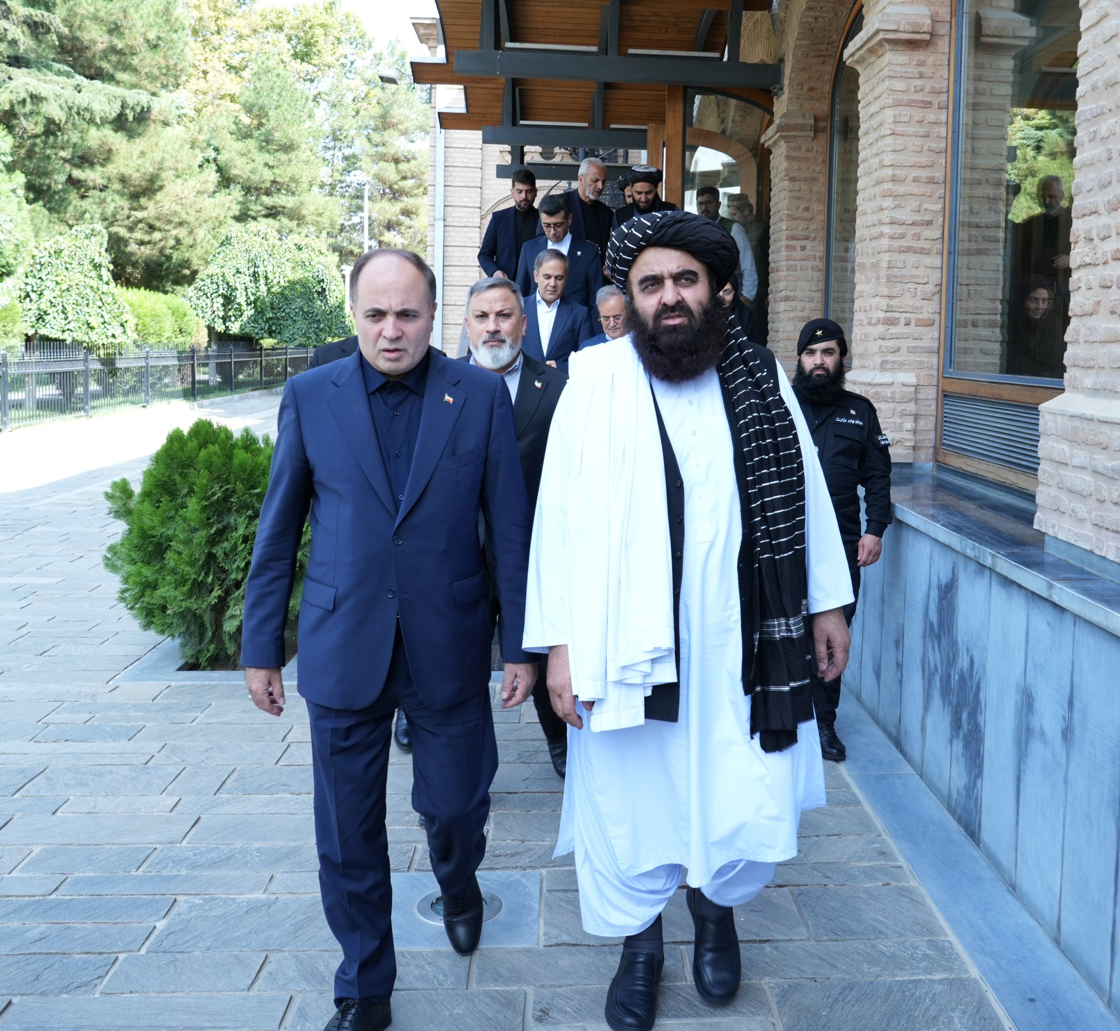 روزنامه جمهوری اسلامی: طالبان در حال پیشبرد جنگ خاموش علیه ایران است