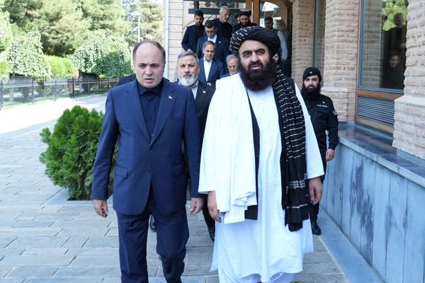 روزنامه جمهوری اسلامی: طالبان در حال پیشبرد جنگ خاموش علیه ایران است
