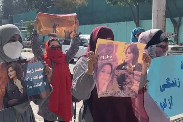 Afghan Women Hold Demonstrations in Kabul in Support of Iranians