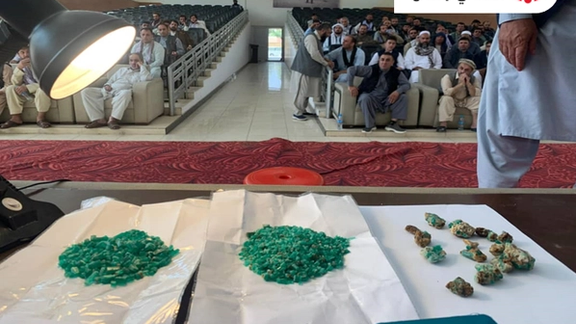 طالبان از فروش بیش از سه هزار قیراط زمرد پنجشیر خبر داد