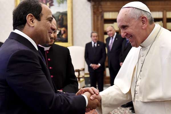 د مصر ولسمشر: پاپ د ملتونو او دینونو ترمنځ د تفاهم په پیاوړتیا کې مهم رول لري