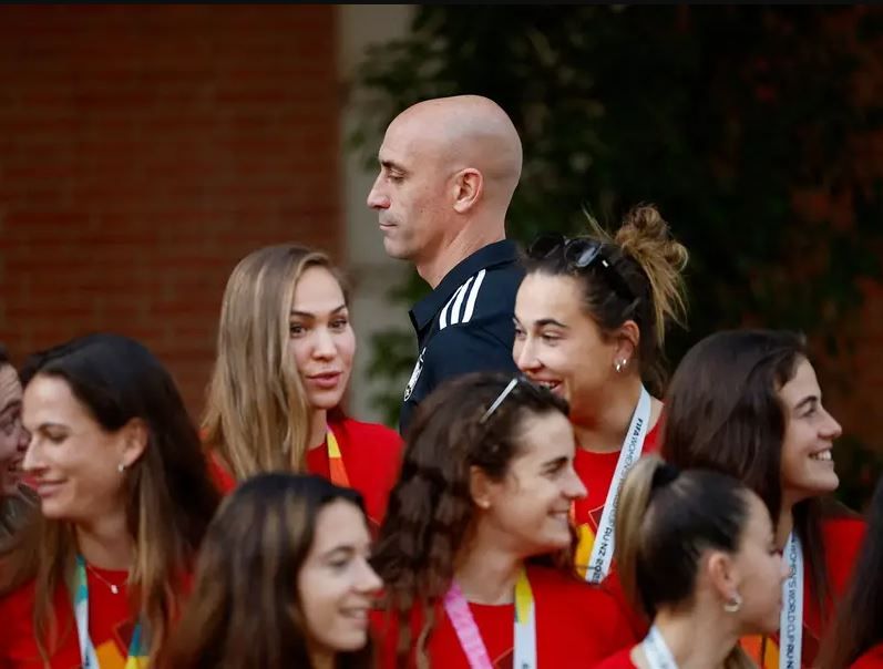 جنجال دنباله‌دار لاروخا؛ زنان فوتبالیست‌ خواهان پاک‌سازی فوتبال اسپانیا شدند