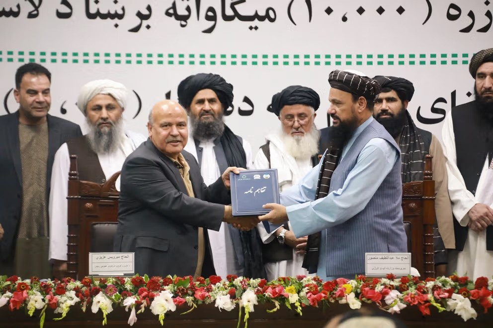 طالبان توقّع اتفاقاً بقيمة 10 مليارات لإنتاج عشرة آلاف ميغاواط من الكهرباء