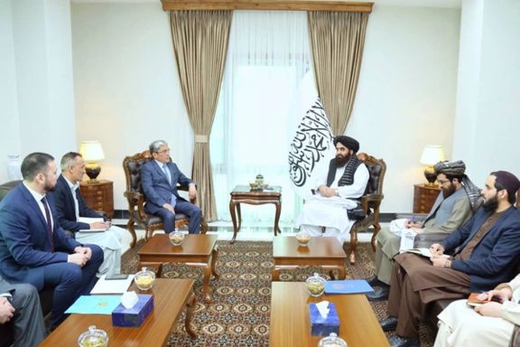 سفیر قزاقستان در دیدار با متقی از ادامه بورسیههای تحصیلی به دانشجویان افغان خبر داد