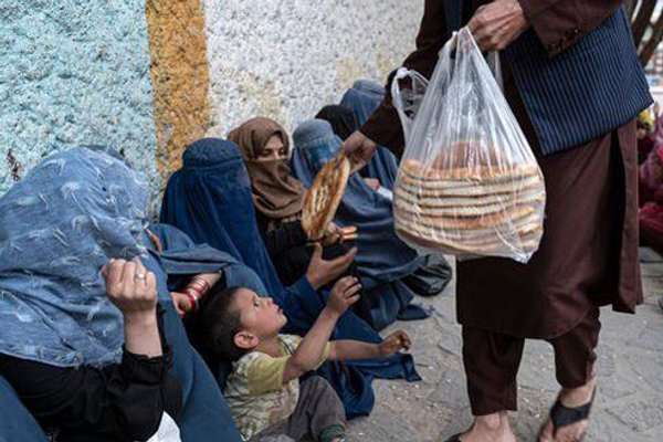 ډبلیو ايف پي: د بودجې د کمښت له امله تر ۶۵۰زرو زیاتې مېندې او ماشومان له مرستو بې برخې دي