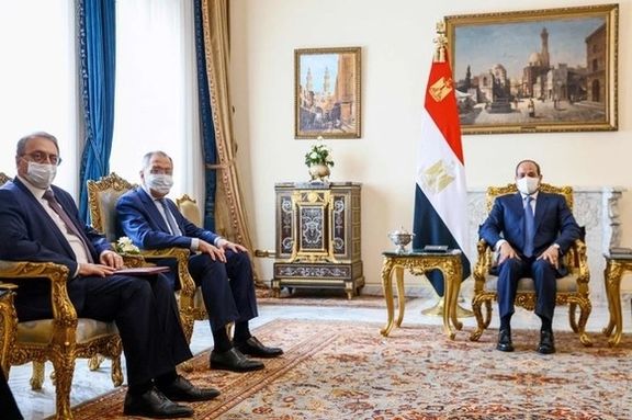 در اوج فشارهای غرب بر روسیه، لاوروف به قاهره سفر کرد