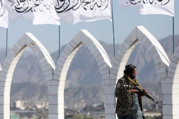 نائب الرئيس الأفغاني السابق يصف طالبان بـ«أكبر اللصوص في التاريخ»