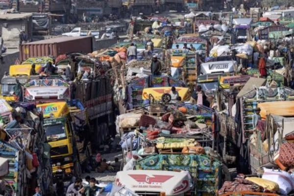 پرون له ایران او افغانستان نه څه باندې دوه نیم زره کډوال افغانستان ته جبري ستانه شوي