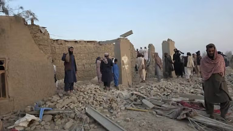 باكستان تشن 3 موجات من الغارات داخل أفغانستان منذ 21 سبتمبر