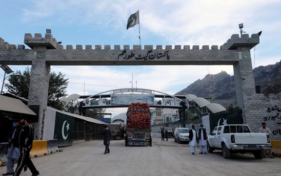 اکسپرس تریبیون: مذاکرهکنندگان پاکستان و طالبان برسر بازگشایی گذرگاه تورخم توافق کردند