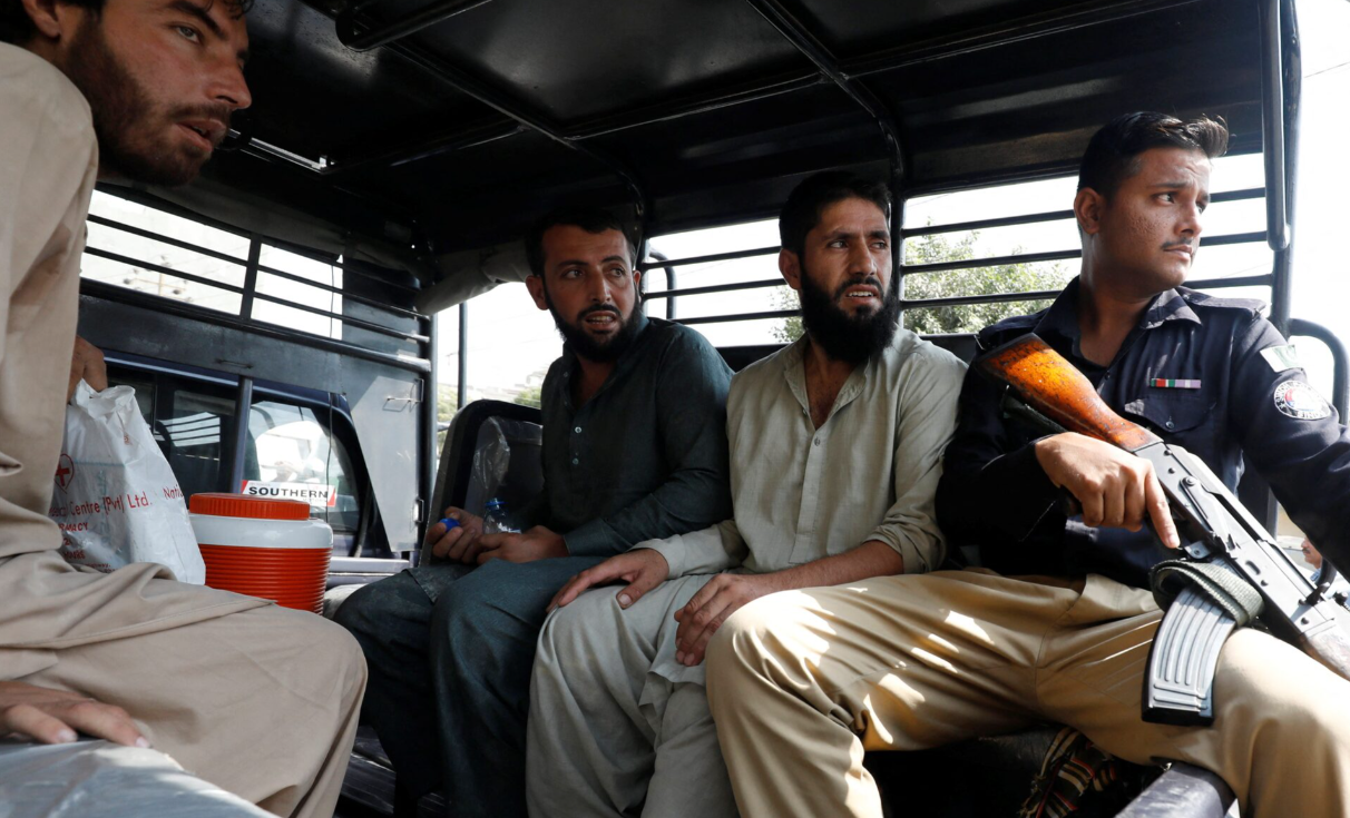 عفو بین‌الملل از پاکستان خواست مهاجران افغان را فورا آزاد کند