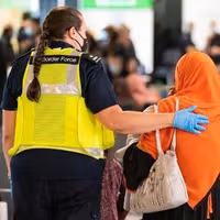 عفو بینالملل میگوید بریتانیا به زنانی که از طالبان فرار میکنند پناه نمیدهد