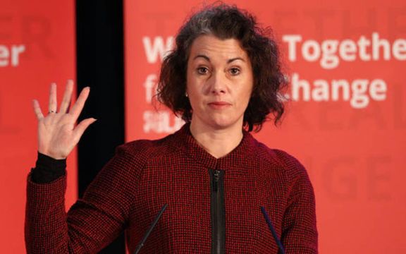 سارا چيمپيون: له افغانستان سره د مرستو کموالی د ښځو او ماشومانو لپاره مرګونې پایلې لري