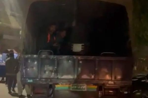 Pakistani Police Intensifies Detention Of Afghan Migrants In Islamabad