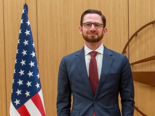 نماینده جدید آمریکا برای افغانستان از مشورت با مقامهای بریتانیا خبر داد