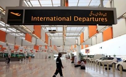 پاکستان وايي د مذاکراتو پلاوی او خبریالان کولای شي له ویزې پرته اسلام‌اباد ته سفر وکړي