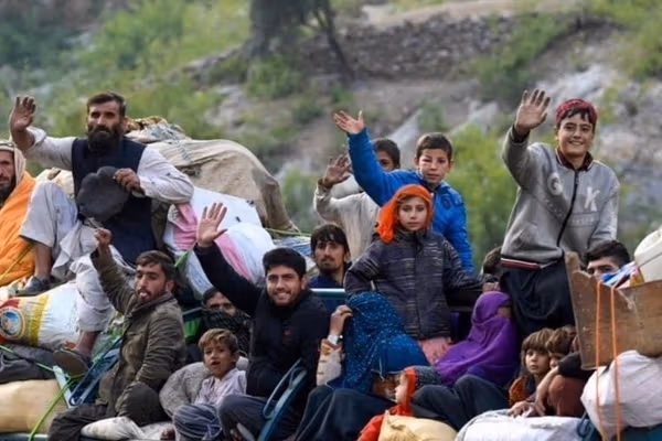 له ایران او پاکستان نه نږدې ۳۰۰ کډوالې کورنۍ افغانستان ته ستنې شوې