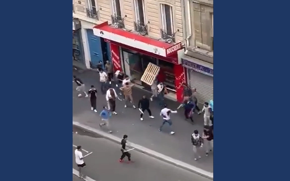 فرانسوي رسنیو په پاریس کې د «افغانانو په خپل منځي شخړه» کې د شپږو کسانو د نیولو خبر ورکړی