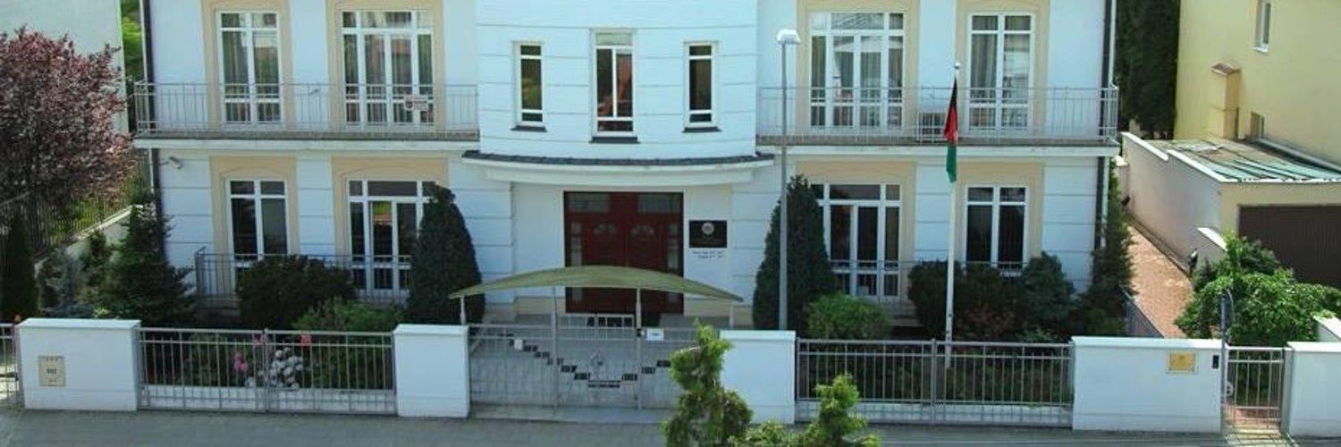 په پولنډ کې افغان سفیر دنده پرېښوده او پرځای یې یو بل افغان ډېپلوماټ وګومارل شو