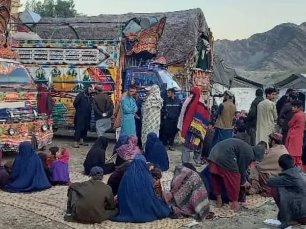 سازمان بهداشت جهانی: بیشتر مهاجران اخراجی از پاکستان زن و کودک هستند