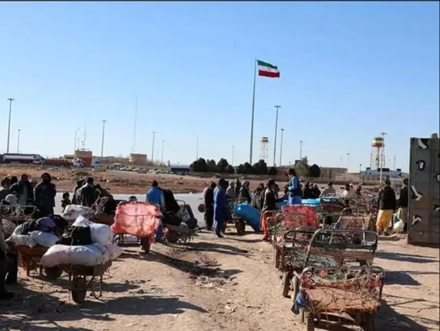 طالبان: در یک روز بیش از دو هزار مهاجر از ایران به افغانستان بازگردانده شدند