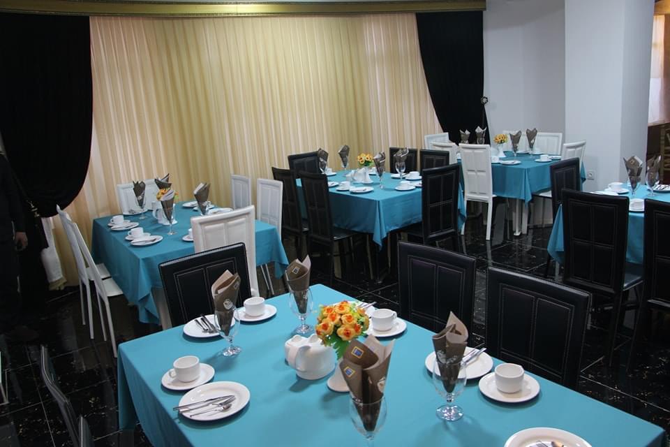 تفکیک جنسیتی در رستورانت‌های هرات؛ بازار هتل‌داران با رکود مواجه خواهد شد؟